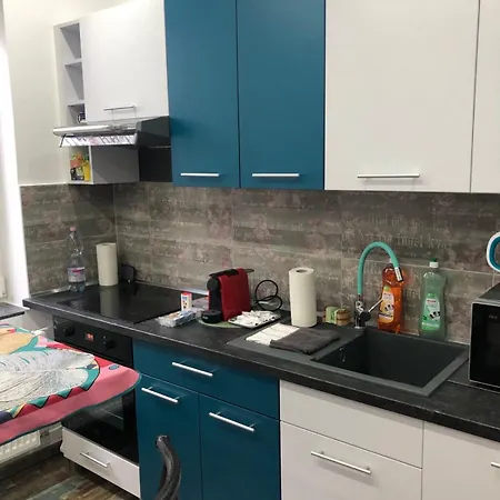 Zizi Maganszallashely Apartment